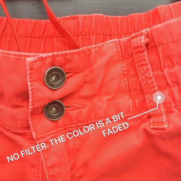 Nike Rétro Red Shorts - Picture 4 of 4